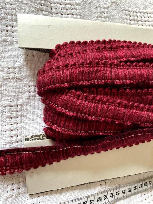 Grote rol met rood fournituren band, Hobby en Vrije tijd, Naaien en Fournituren, Nieuw, Lint, Band of Elastiek, Ophalen of Verzenden