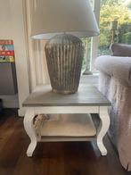 2 Houten Bijzettafels 65x65x45 cm, Gebruikt, Vierkant, Engles country, 75 cm of meer