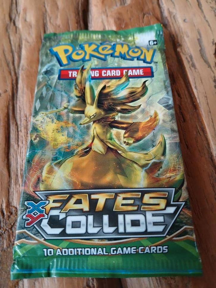 ERROR pack XY fates collide, Hobby en Vrije tijd, Verzamelkaartspellen | Pokémon, Zo goed als nieuw, Booster, Ophalen of Verzenden