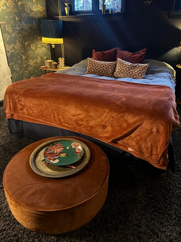 Oranje Kussen met Sprei en Poef Set, Huis en Inrichting, Rond, Ophalen of Verzenden, Zo goed als nieuw, Stof