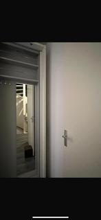 Te koop: luxe Inloopkledingkast met Spiegeldeuren, Huis en Inrichting, Kasten | Kledingkasten, Ophalen, Zo goed als nieuw, 25 tot 50 cm