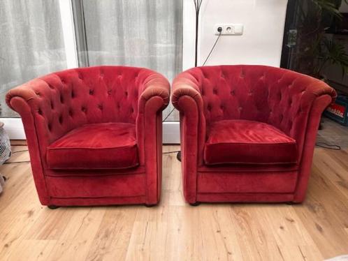 2 comfortabele fauteuils – klassiek model, roze-rode stof, Huis en Inrichting, Fauteuils, Gebruikt, Stof, 50 tot 75 cm, Minder dan 75 cm