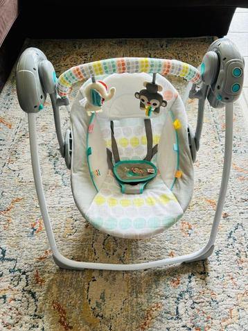 Elektrische babyschommel met muziek en timer - €40 beschikbaar voor biedingen