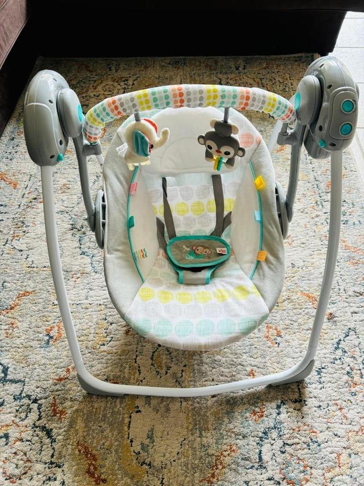 Elektrische babyschommel met muziek en timer - €40, Kinderen en Baby's, Wipstoeltjes, Gebruikt, Wipstoel, Overige merken, Ophalen