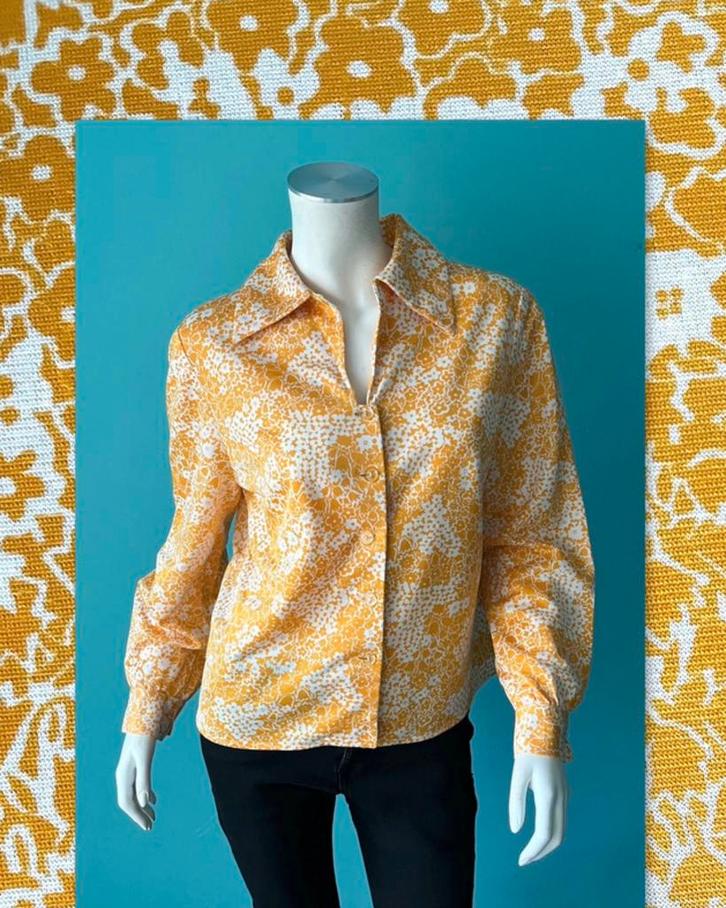 Vintage jaren 70 blouse geel/wit bloemmotief maat 40, Kleding | Dames, Blouses en Tunieken, Gedragen, Maat 38/40 (M), Geel, Verzenden