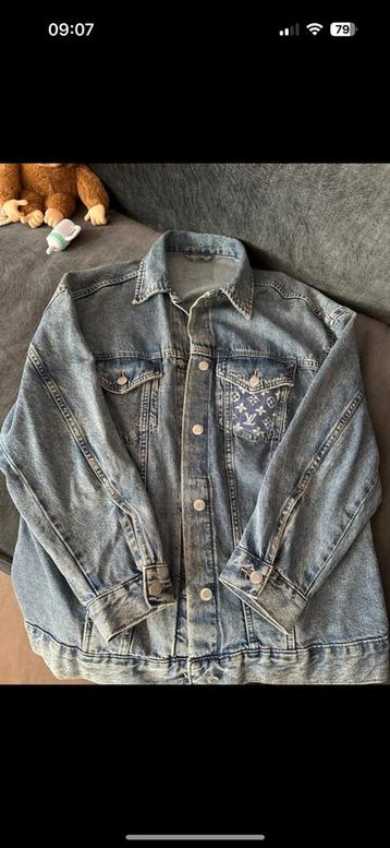 Spijkerjas oversized als nieuw beschikbaar voor biedingen