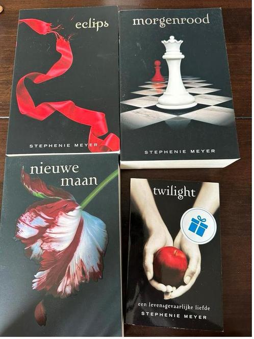 Stephenie Meyer Twilight Nieuwe Maan Eclips Morgenrood, Boeken, Kinderboeken | Jeugd | 13 jaar en ouder, Zo goed als nieuw, Ophalen of Verzenden