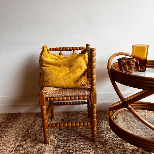 SALE !! Eiken bobbin driehoek stoel vintage, Huis en Inrichting, Stoelen, Zo goed als nieuw, Ophalen