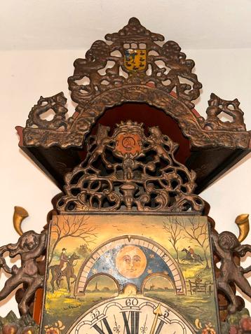 Friese Stoelklok met Maanstand - Antiek en Handgeschilderd beschikbaar voor biedingen