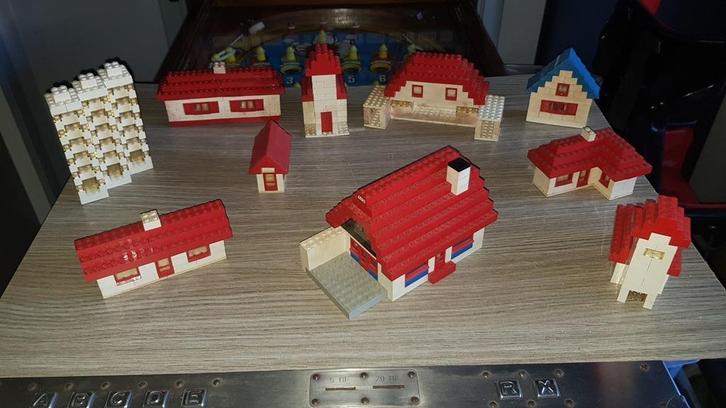 Lego Town plan 10 gebouwen 1/87 gelijmd., Verzamelen, Retro, Overige typen, Ophalen of Verzenden