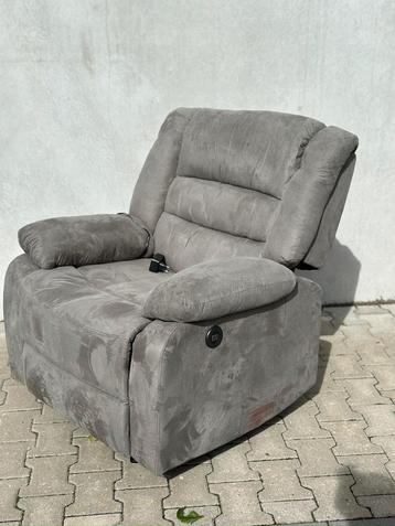 Nieuwe massage stoel, Zeer comfortabel! beschikbaar voor biedingen