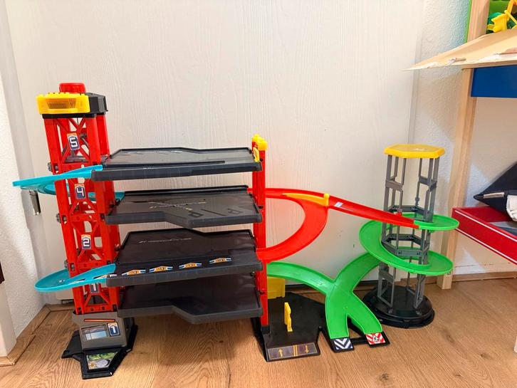 Speelgoed Parkeergarage met Racebaan, Kinderen en Baby's, Speelgoed | Racebanen, Zo goed als nieuw, Racebaan, Handmatig, Overige merken