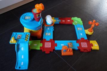 VTech Toet Toet auto, vliegveld beschikbaar voor biedingen