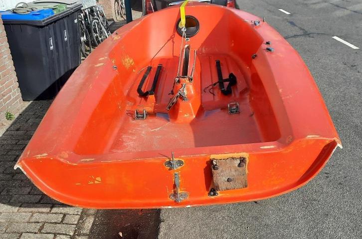 Polyester zeilboot 440, Watersport en Boten, Zeilen en Zeiltoebehoren, Gebruikt, Minder dan 15 m², 3 tot 6 meter, Ophalen
