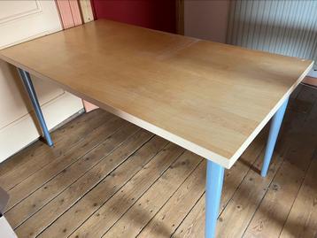 Tafel/bureau, merk IKEA.
