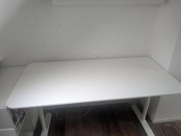 ikea bekant bureau