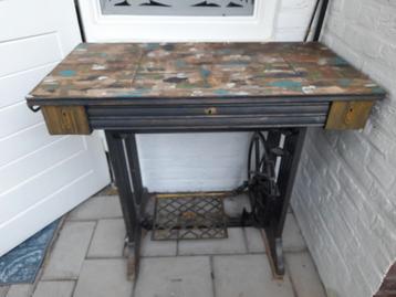 Side table antiek pfaff naaimachine  beschikbaar voor biedingen