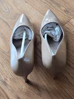 Tamaris gloednieuwe taupe pumps maat 41 draagt als 40, Ophalen of Verzenden, Nieuw, Bruin