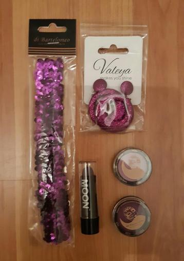 Make up,  haarband en oorbellen beschikbaar voor biedingen