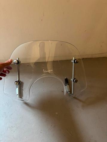 Laag windscherm vespa beschikbaar voor biedingen