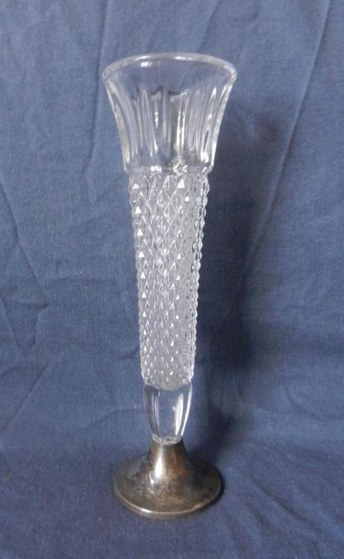 Glazen / kristallen vaas op zilveren voet Hollands h 20,9 cm, Antiek en Kunst, Antiek | Glas en Kristal, Ophalen of Verzenden
