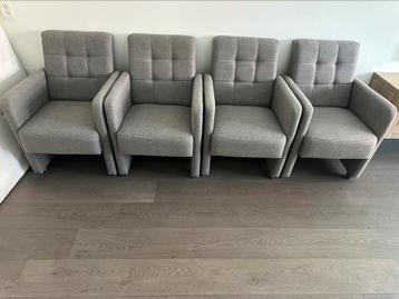 Eetkamerstoelen nieuwstaat (4 stuks) beschikbaar voor biedingen