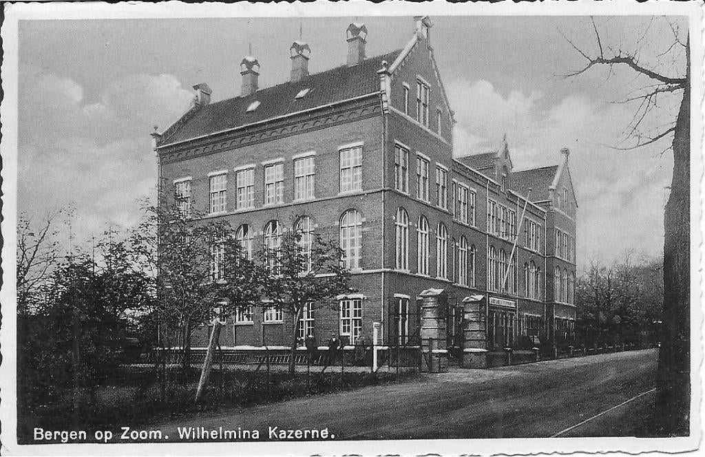 Bergen op Zoom.   Wilhelmina Kazerne., Ophalen of Verzenden, 1920 tot 1940, Gelopen, Noord-Brabant