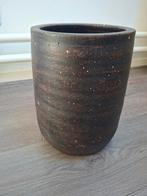 Te koop een nieuwe  Aardewerk Bloempot bruin/ zwart/ goud, Tuin en Terras, Bloempotten, Rond, Ophalen of Verzenden, Aardewerk