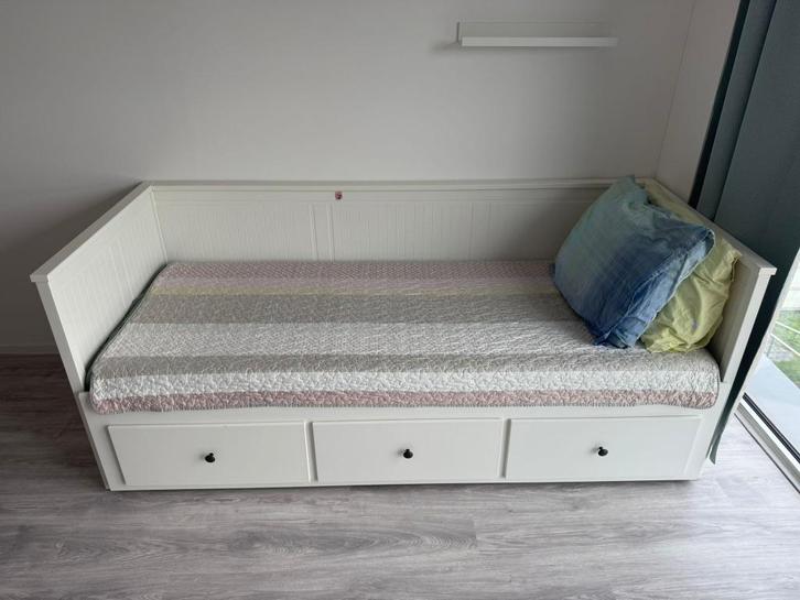 2 IKEA bedden met matrassen, Kinderen en Baby's, Kinderkamer | Bedden, Zo goed als nieuw, 180 cm of meer, 70 tot 85 cm, Lattenbodem