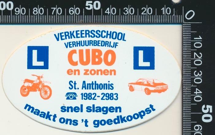 Sticker: Verkeersschool Verhuurbedrijf Cubo - Sint Anthonis, Verzamelen, Stickers, Zo goed als nieuw, Bedrijf of Vereniging, Ophalen of Verzenden