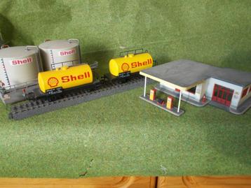 Marklin SHELL set  2 wagons tanks benzinepomp Verzenden kan beschikbaar voor biedingen