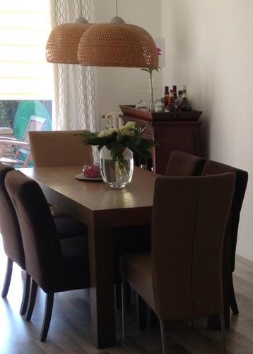 Massieve Eetkamertafel - Strak Design beschikbaar voor biedingen