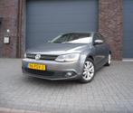 Volkswagen Jetta 1.2 TSI Comfortline 156d km Nap APK 2025, Origineel Nederlands, Te koop, Zilver of Grijs, 1205 kg