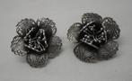 Zilveren prachtige oude  oorclips bloem nr.773, Ophalen of Verzenden, Zilver, Oorbellen
