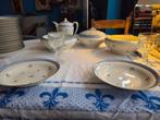 Antiek Frans servies van het mooie merklap Limoge.100  stuk, Antiek en Kunst, Ophalen of Verzenden