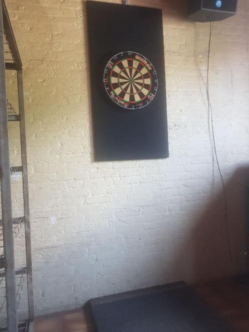 1 Set Dartbord Ophangsysteem met Worpafstandplaat, Sport en Fitness, Darts, Gebruikt, Dartbord, Ophalen