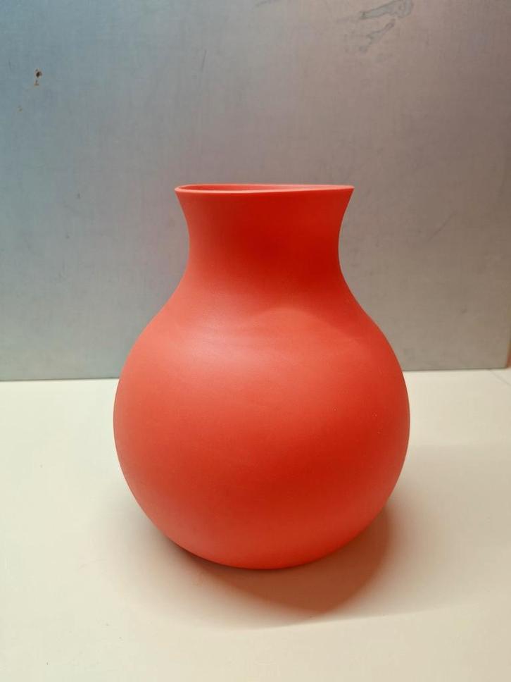 Oranje rubber design vaas Henriette Melchiorsen Menu deksel, Huis en Inrichting, Woonaccessoires | Vazen, Zo goed als nieuw, Oranje