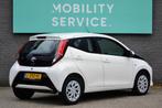 Toyota Aygo 1.0 VVT-i x-play AUT Camera LED CarPlay AC, Stof, Gebruikt, 4 stoelen, Wit