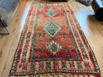 Handgeknoopt Marokkaans vintage Berber tapijt - 280 x 155 cm, Info@bababoho.com, 150 tot 200 cm, Ophalen of Verzenden, Zo goed als nieuw
