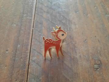 1 mooie pin van een hertje te koop beschikbaar voor biedingen