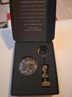 Ajax sleutelhanger en magneet 125 jaar club bestaan, Postzegels en Munten, Penningen en Medailles, Ophalen of Verzenden, Overige materialen
