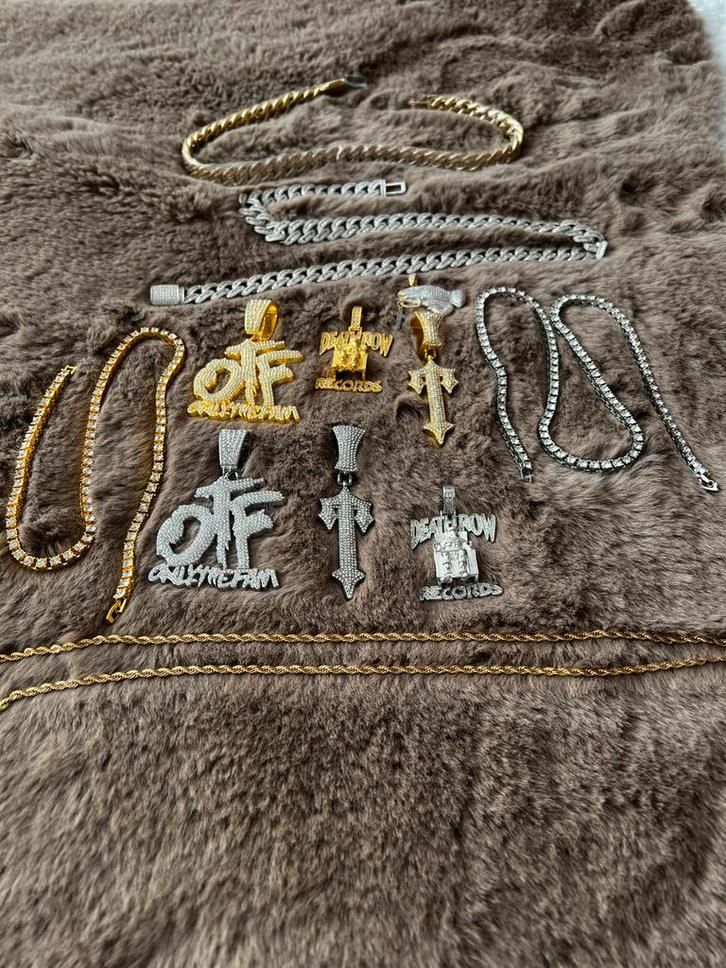 Diverse Pendants en kettingen, Sieraden, Tassen en Uiterlijk, Kettingen, Nieuw, Overige materialen, Overige kleuren, Ophalen of Verzenden