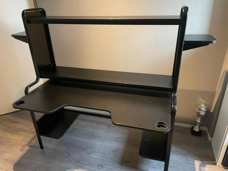 FREDDE - gaming desk, black, 140/185x74x146 cm, Huis en Inrichting, Kasten | Computermeubels, Zo goed als nieuw, 170 cm of meer