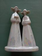 Religieus beeldje van 2 nonnen met parelmoer glans, Verzamelen, Beelden en Beeldjes, Ophalen of Verzenden, Nieuw, Religie