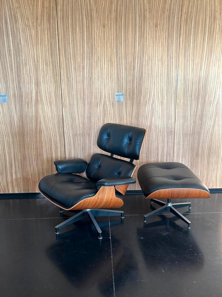 Eames Lounge Chair - Herman Miller - 50th Anniversary, Huis en Inrichting, Fauteuils, Gebruikt, Hout, 75 tot 100 cm, Ophalen