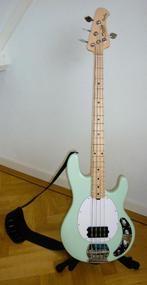 Sterling StingRay Ray4 Electric Bass Guitar, Muziek en Instrumenten, Snaarinstrumenten | Gitaren | Bas, Ophalen, Nieuw, Elektrisch