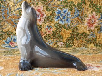 Mooi oud vintage Lomonosov beeldje van een zeeleeuw 14 cm.
