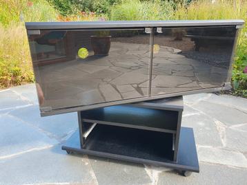 TV en installatie meubel zwart, draaibaar & verrijdbaar beschikbaar voor biedingen