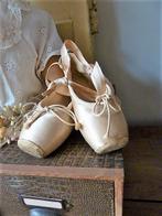 Spitzen / balletschoentjes met linten, Ophalen of Verzenden, Dames