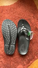 OOFOS UNISEX SLIPPERS maat 36 zwart, Kleding | Dames, Schoenen, Ophalen, Nieuw, Zwart